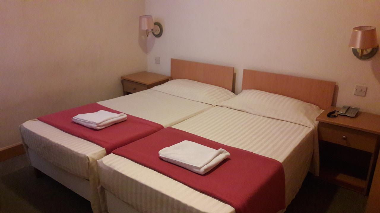 Tropicana Hotel 2*