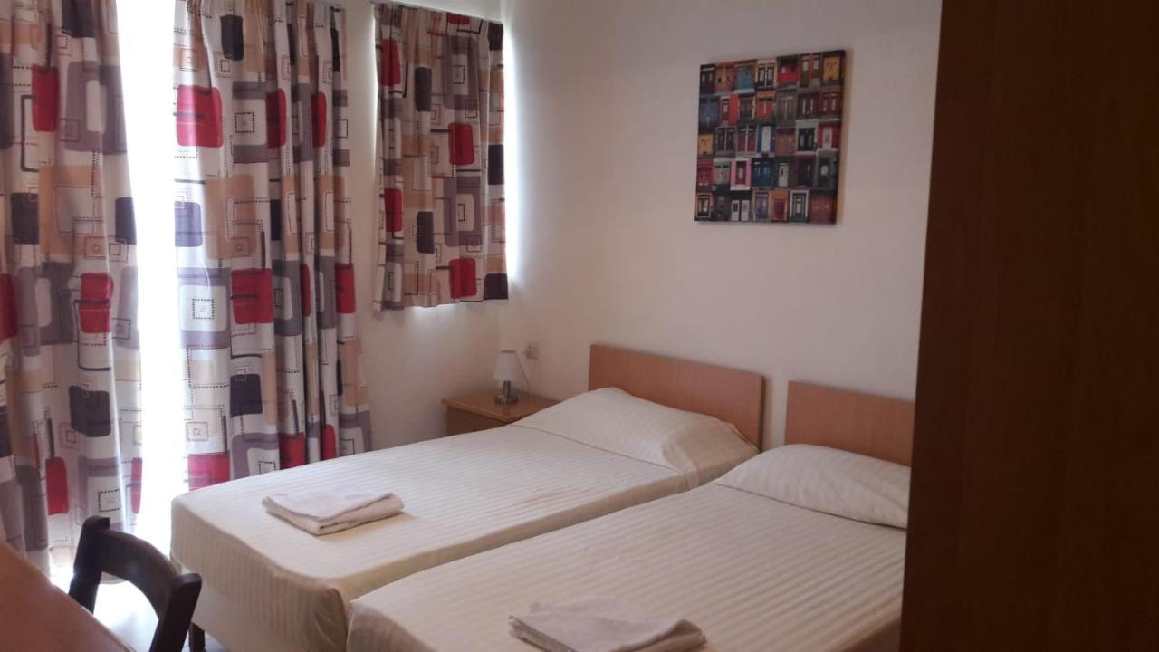 Hotel Tropicana Saint Julian's